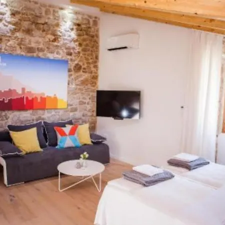 Castrum Apartment